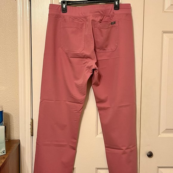 Figs Scrub Set - Chalk Pink - Large - Picture 7 of 8